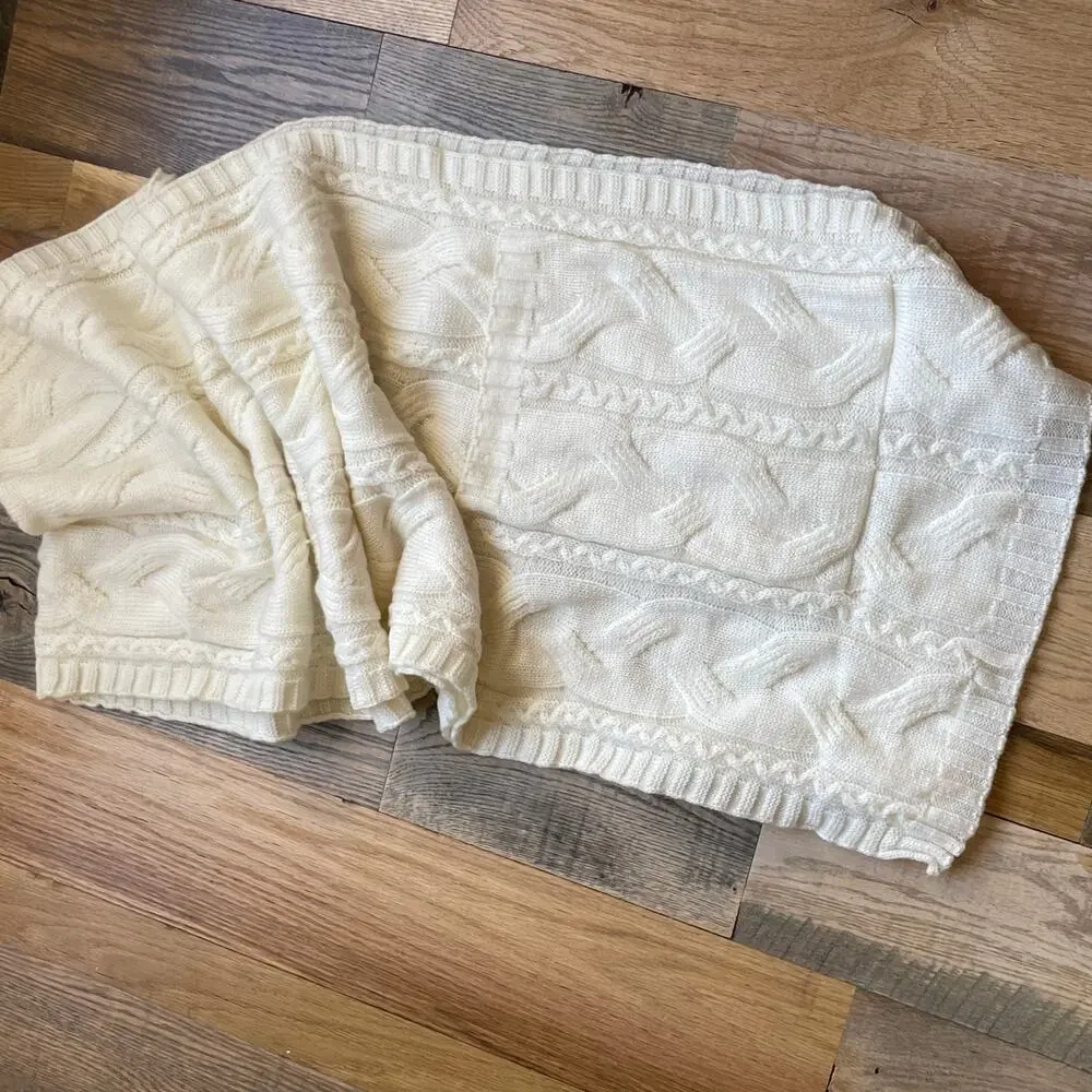 Punctuate Barnes & Noble Ivory Cable Knit Scarf Cozy Winter Wrap